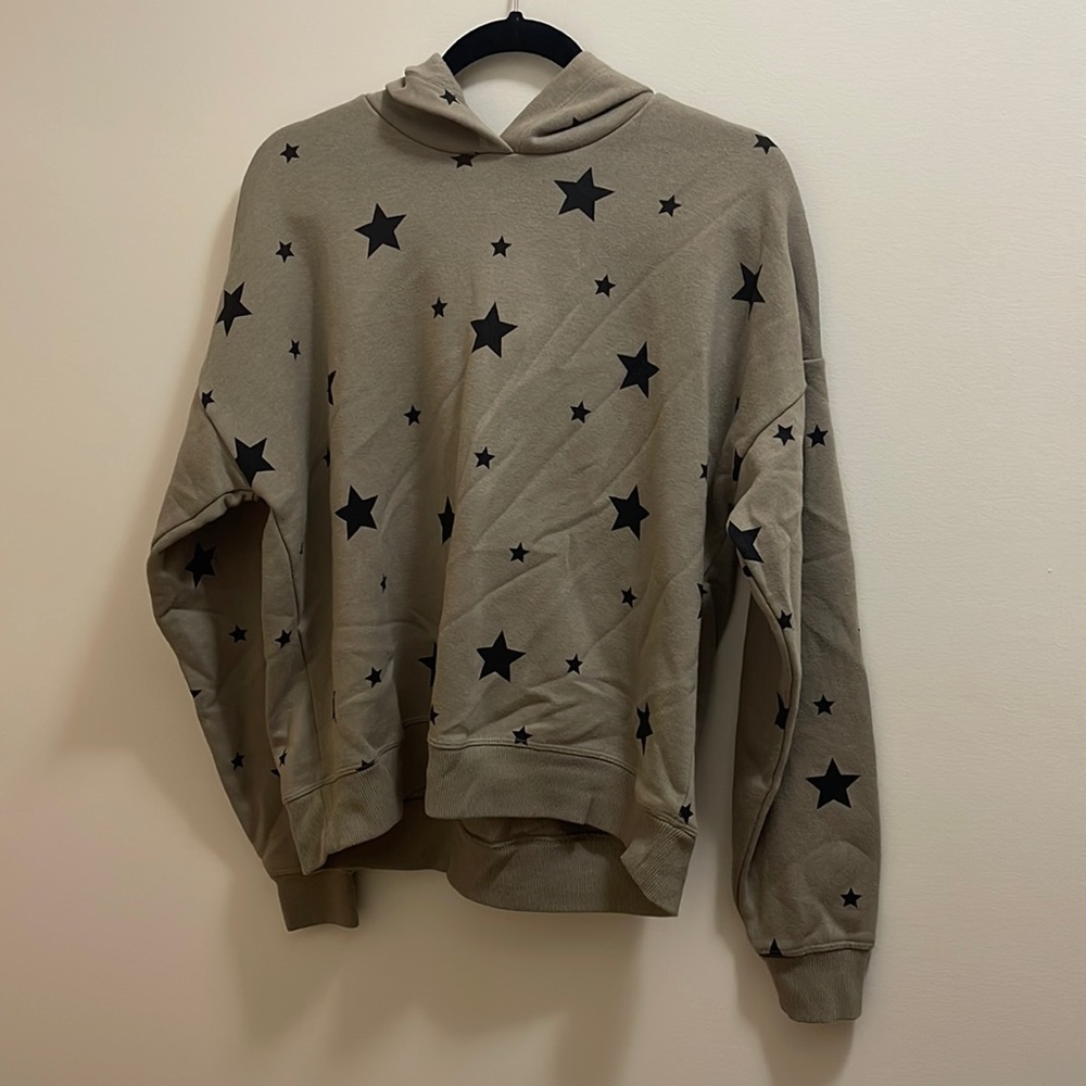 Large star patterned crop-hoodie